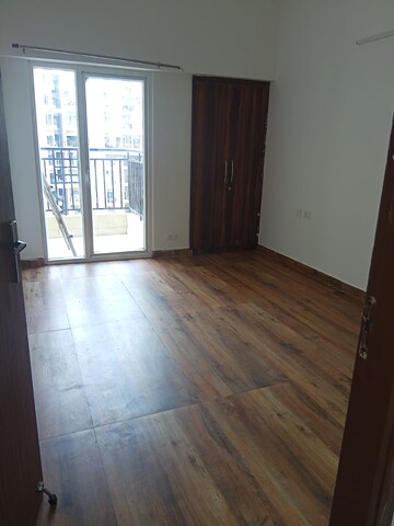 Room in 2.5 BHK Apartment at Ace Divino, Sector 1 Greater Noida – for Rent