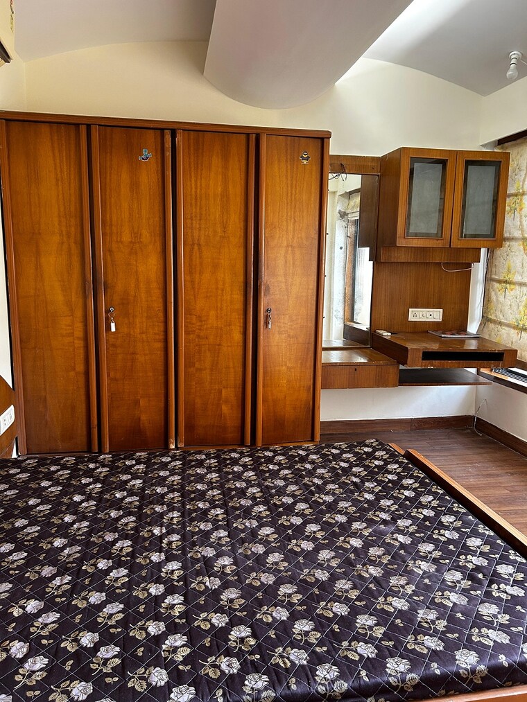 Bedroom, juhu 1.5 Bedroom 500 Sq.Ft. Apartment In Juhu Mumbai 10077973