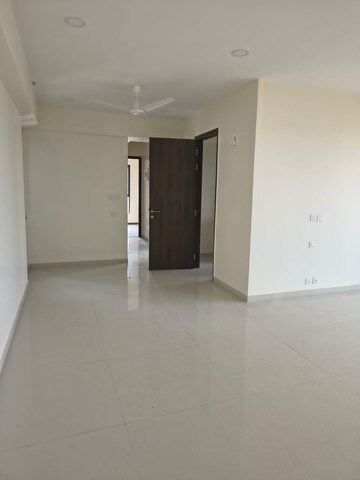 Room in 3 BHK Apartment at Adani Ten BKC, Bandra East – for Rent