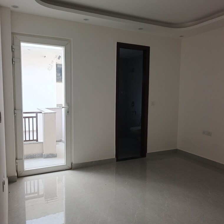 Room, bptp-district 3 Bedroom 172 Sq.Yd. Builder Floor In Sector 81 Faridabad 10078011