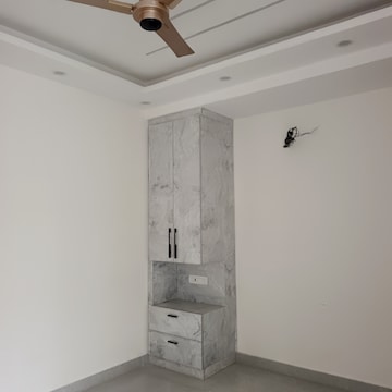 Room in 3 BHK Builder Floor at BPTP District, Sector 81 – for Rent