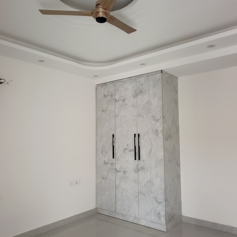 Room, bptp-district 3 Bedroom 172 Sq.Yd. Builder Floor In Sector 81 Faridabad 10078011
