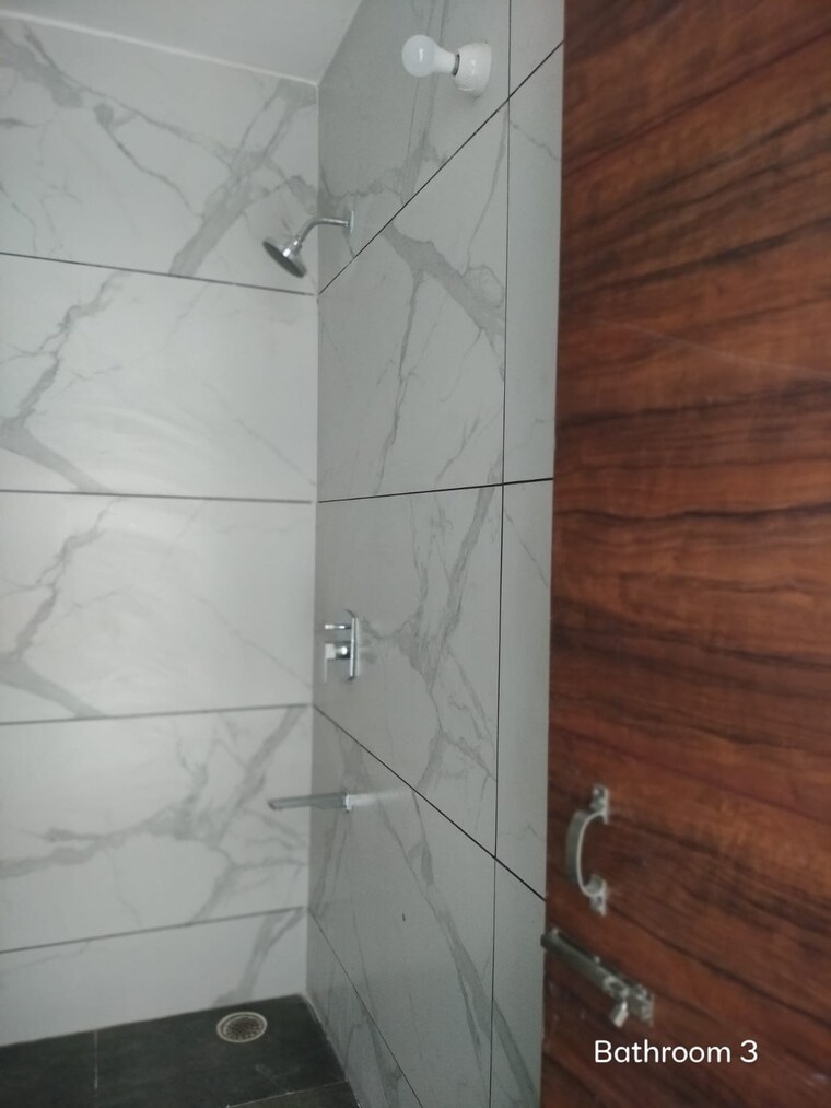 Bathroom, riverdale-hazelwood-residences 3 Bedroom 1675 Sq.Ft. Apartment In High Ground Zirakpur 10078004