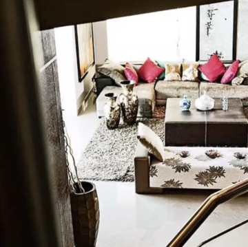 Team Area in 5 BHK Apartment at Tardeo – for Sale