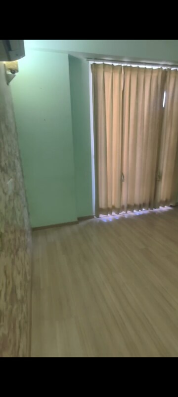 Room in 3 BHK Apartment at DLF The Primus, Sector 82a – for Sale