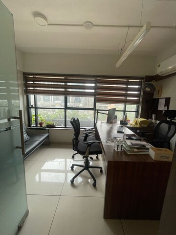  Office Space For Rent in Sola