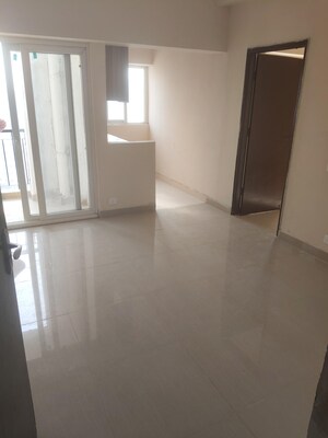 Room in 1 BHK Apartment at Amrapali Dream Valley, Tech Zone 4 Greater Noida – for Rent