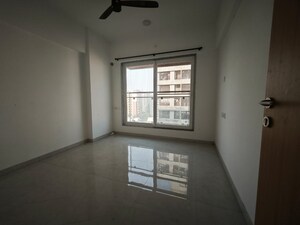 Room in 2 BHK Apartment at Vaibhav Queens Park, Chembur – for Rent