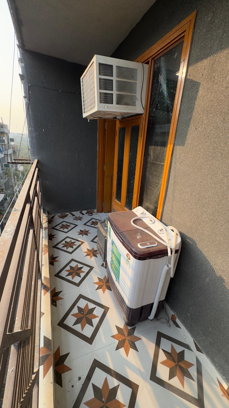 Balcony, palm-residency-chhatarpur 1 Bedroom 500 Sq.Ft. Builder Floor In Chattarpur Delhi 10078198