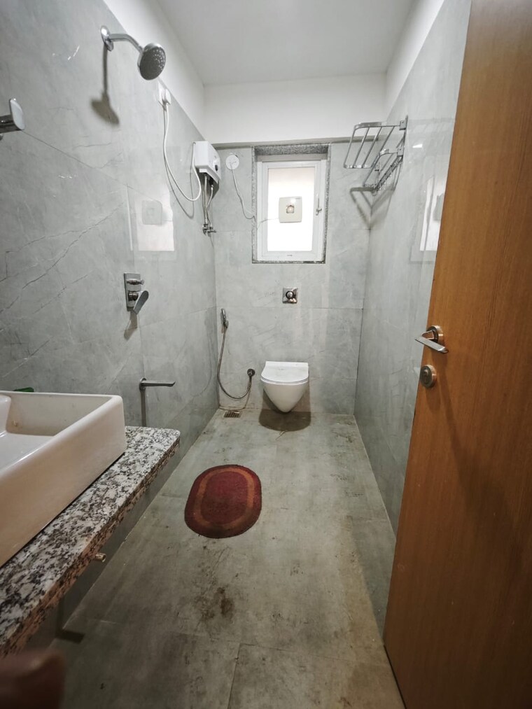 Bathroom, vaibhav-queens-park 2 Bedroom 750 Sq.Ft. Apartment In Chembur Mumbai 10078183