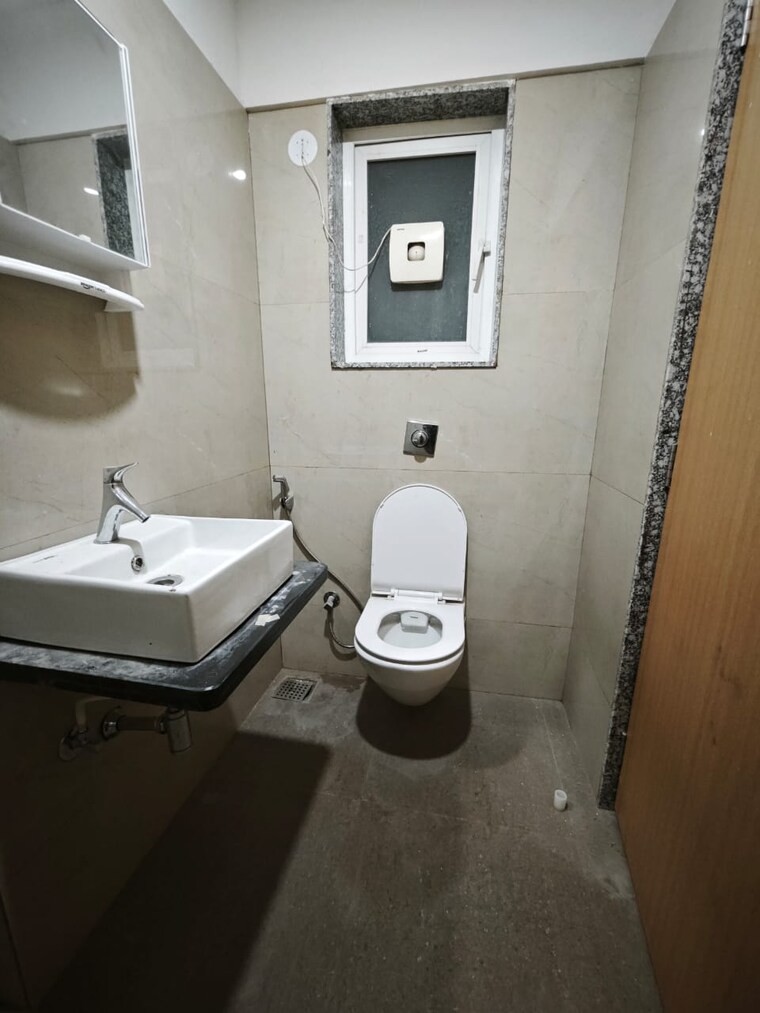 Bathroom, vaibhav-queens-park 2 Bedroom 750 Sq.Ft. Apartment In Chembur Mumbai 10078183
