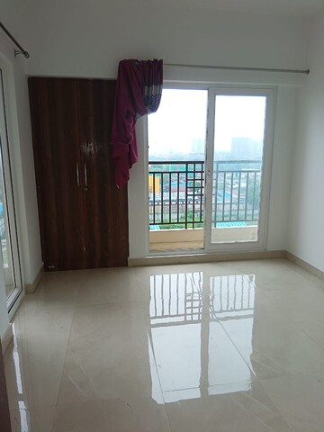 Room in 2 BHK Apartment at Ace Divino, Sector 1 Greater Noida – for Rent