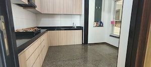 Room in 2 BHK Apartment at Kalpataru Radiance, Goregaon West – for Rent