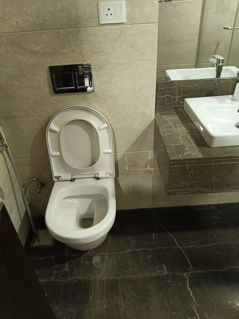 Bathroom, lokhandwala-minerva-mahalaxmi 3 Bedroom 2000 Sq.Ft. Apartment In Mahalaxmi Mumbai 10078244