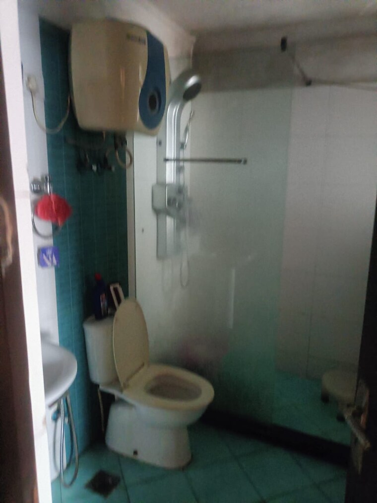 Bathroom, ramprastha colony 3 Bedroom 1800 Sq.Ft. Builder Floor In Ramprastha Colony Ghaziabad 10078226