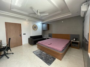 Bedroom in 3 BHK Builder Floor at DLF City Phase IV, Dlf Phase iv – for Rent