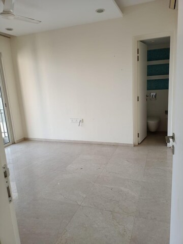 Room in 2 BHK Apartment at Lodha Fiorenza, Goregaon East – for Rent