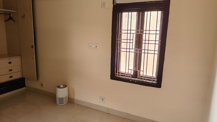 Room, sector 6 dwarka 3 Bedroom 1800 Sq.Ft. Apartment In Sector 6 Dwarka Delhi 10078263