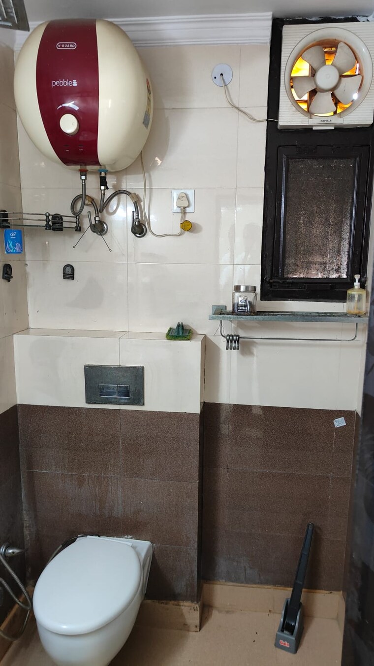Bathroom, sector 6 dwarka 3 Bedroom 1800 Sq.Ft. Apartment In Sector 6 Dwarka Delhi 10078263