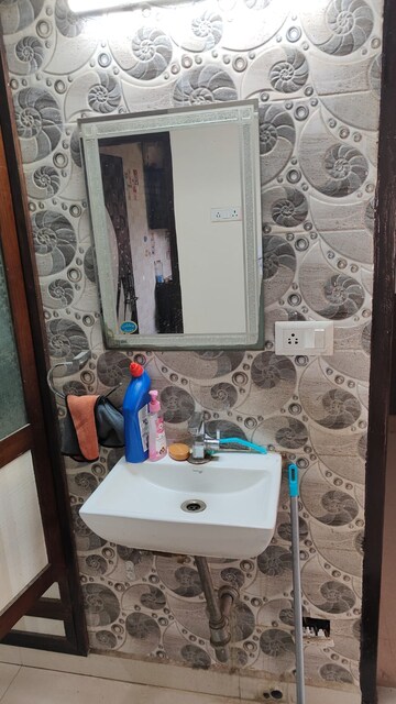 Master Bedroom in 3 BHK Apartment at Sector 6 Dwarka – for Rent