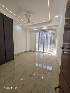 2 BHK + Servant Room Builder Floor For Rent in Risland Sky Mansion