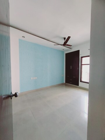 Room in 3 BHK Apartment at Maya Garden City, Lohgarh – for Rent