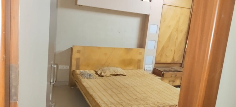 Bedroom, model colony 2.5 Bedroom 1200 Sq.Ft. Apartment In Model Colony Pune 10078335