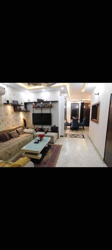 Bedroom in 3 BHK Builder Floor at DLF City Phase IV, Dlf Phase iv – for Rent