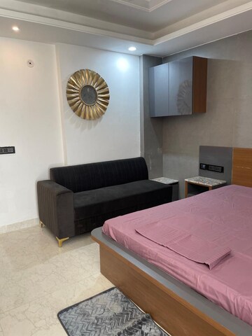 Living Room in 3 BHK Builder Floor at DLF City Phase IV, Dlf Phase iv – for Rent