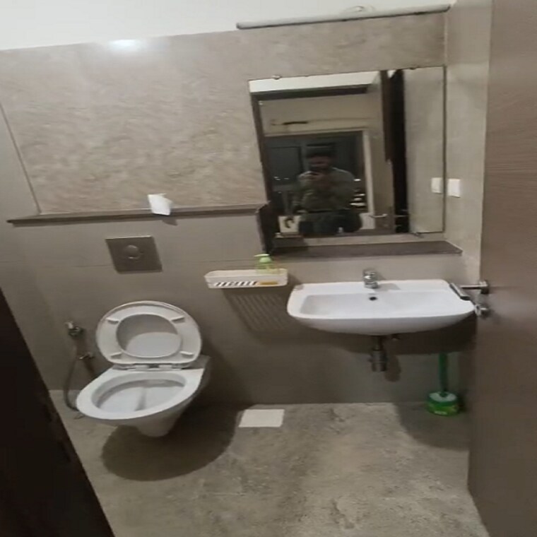 Bathroom, the-wadhwa-the-address 2 Bedroom 649 Sq.Ft. Apartment In Ghatkopar West Mumbai 10078407