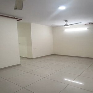 Room in 2 BHK Apartment at The Wadhwa The Address, Ghatkopar West – for Rent