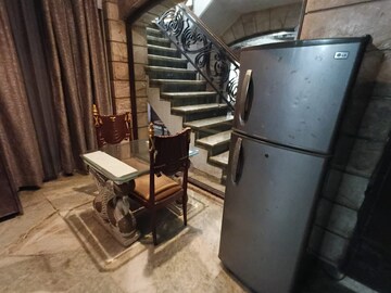 Staircase in 1 RK Apartment at Juhu – for Rent