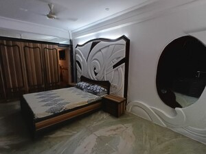 Bedroom in 1 RK Apartment at Juhu – for Rent
