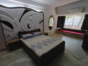 Bedroom in 1 RK Apartment at Juhu – for Rent