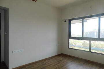 Room in 2 BHK Apartment at The Wadhwa Promenade, Ghatkopar West – for Rent