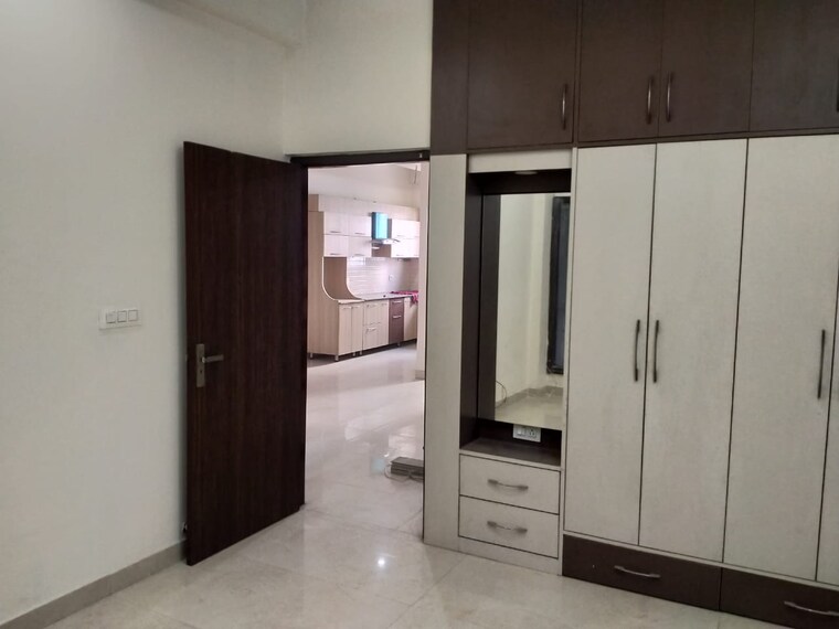 Room, patiala road 3 Bedroom 1350 Sq.Ft. Apartment In Patiala Road Zirakpur 10078505
