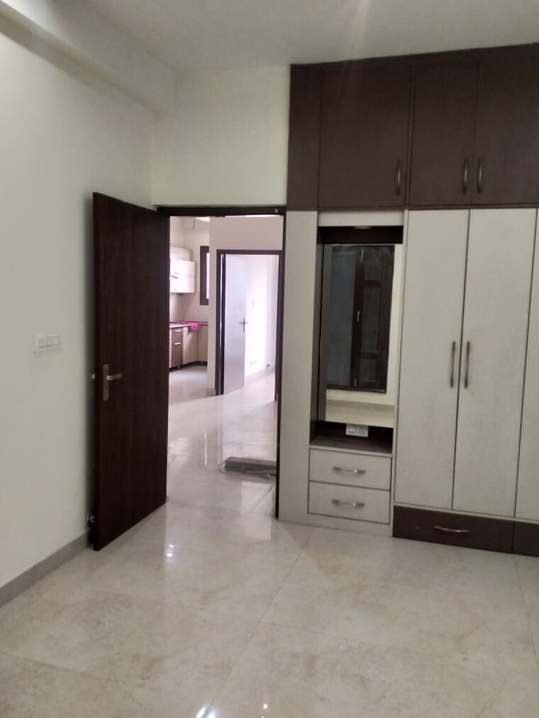 Room, patiala road 3 Bedroom 1350 Sq.Ft. Apartment In Patiala Road Zirakpur 10078505