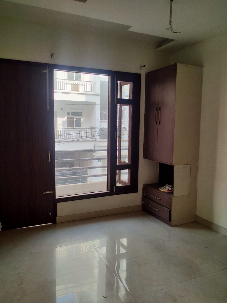 Room, patiala road 3 Bedroom 1350 Sq.Ft. Apartment In Patiala Road Zirakpur 10078505