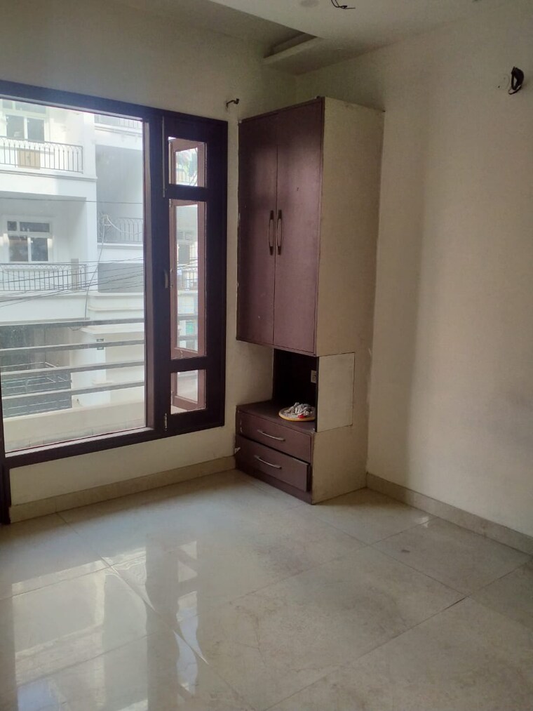 Room, patiala road 3 Bedroom 1350 Sq.Ft. Apartment In Patiala Road Zirakpur 10078505