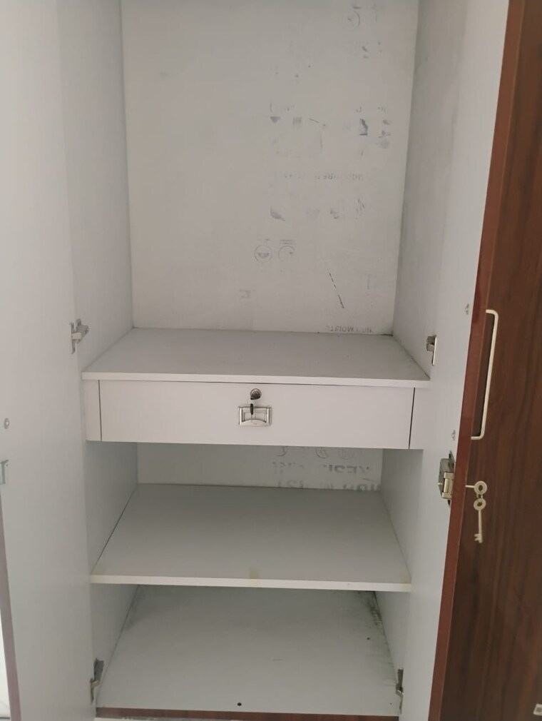 Bathroom, amrapali-dream-valley 1 Bedroom 585 Sq.Ft. Apartment In Tech Zone 4 Greater Noida Greater Noida 10078497