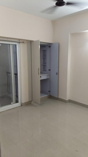 Room in 1 BHK Apartment at Amrapali Enchante, Tech Zone 4 Greater Noida – for Rent