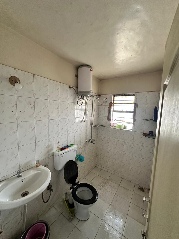 Bathroom, devi-lotus 2 Bedroom 950 Sq.Ft. Apartment In Bopodi Pune 10078531