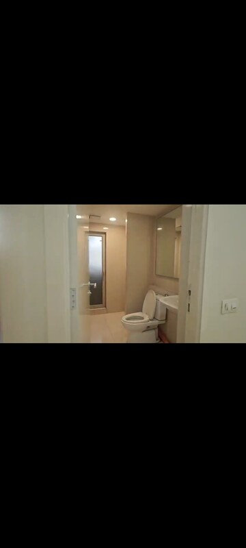 Room in 2.5 BHK Apartment at Hiranandani Cardinal, Ghodbunder Road – for Rent