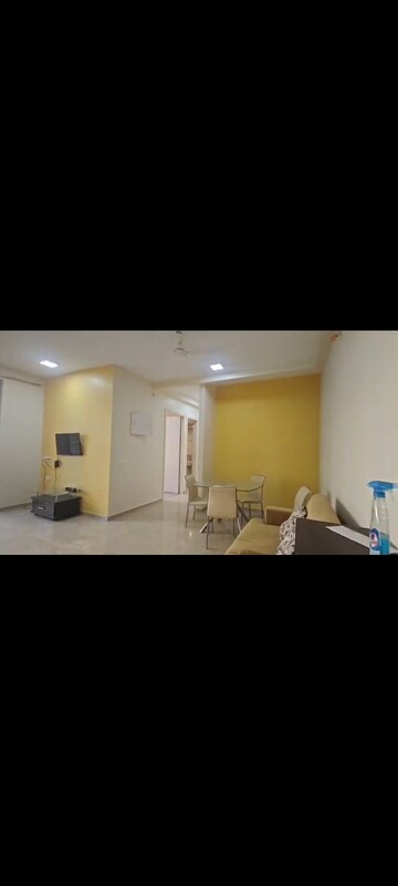 Bedroom in 2.5 BHK Apartment at Hiranandani Cardinal, Ghodbunder Road – for Rent
