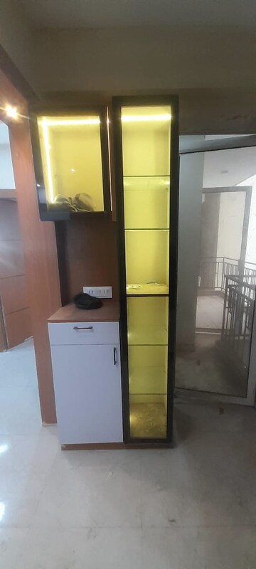 Room in 3 BHK Apartment at Ivory County, Sector 115 – for Sale