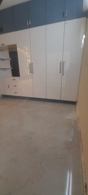 Room in 3 BHK Apartment at Ivory County, Sector 115 – for Sale