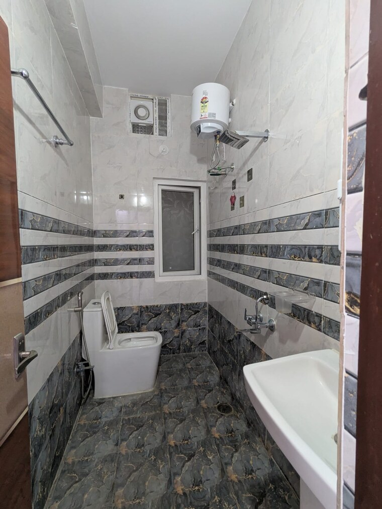 Bathroom, puppalaguda 2 Bedroom 1400 Sq.Ft. Apartment In Puppalaguda Hyderabad 10078563