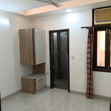 Room in 3 BHK Builder Floor at Sector 8 Dwarka – for Rent