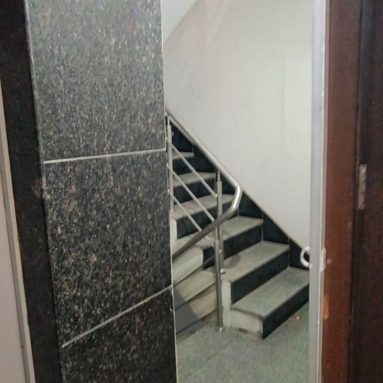 undefined, sector 8 dwarka 3 Bedroom 122 Sq.Yd. Builder Floor In Sector 8 Dwarka Delhi 10078567