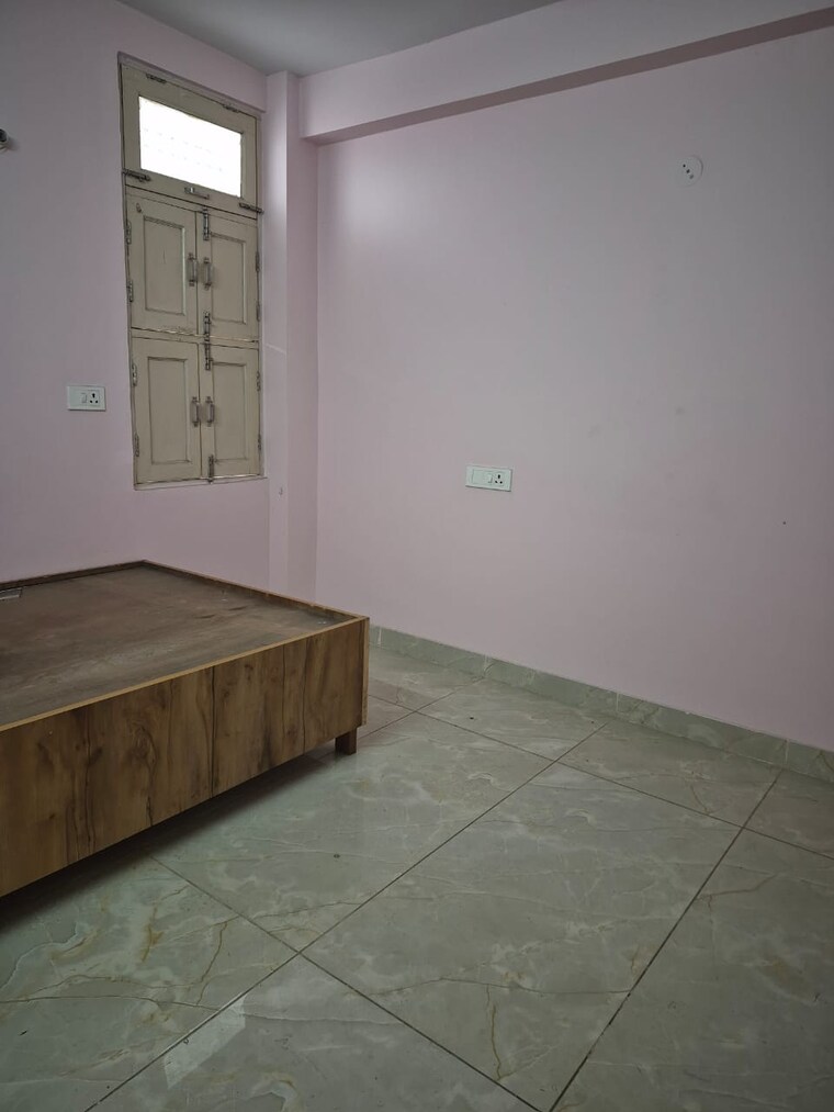 Room, mayur vihar 1.5 Bedroom 380 Sq.Ft. Builder Floor In Mayur Vihar Delhi 10078707